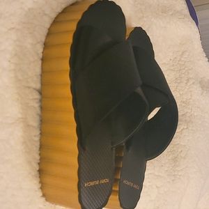 Tory Burch Platform Slides size 9